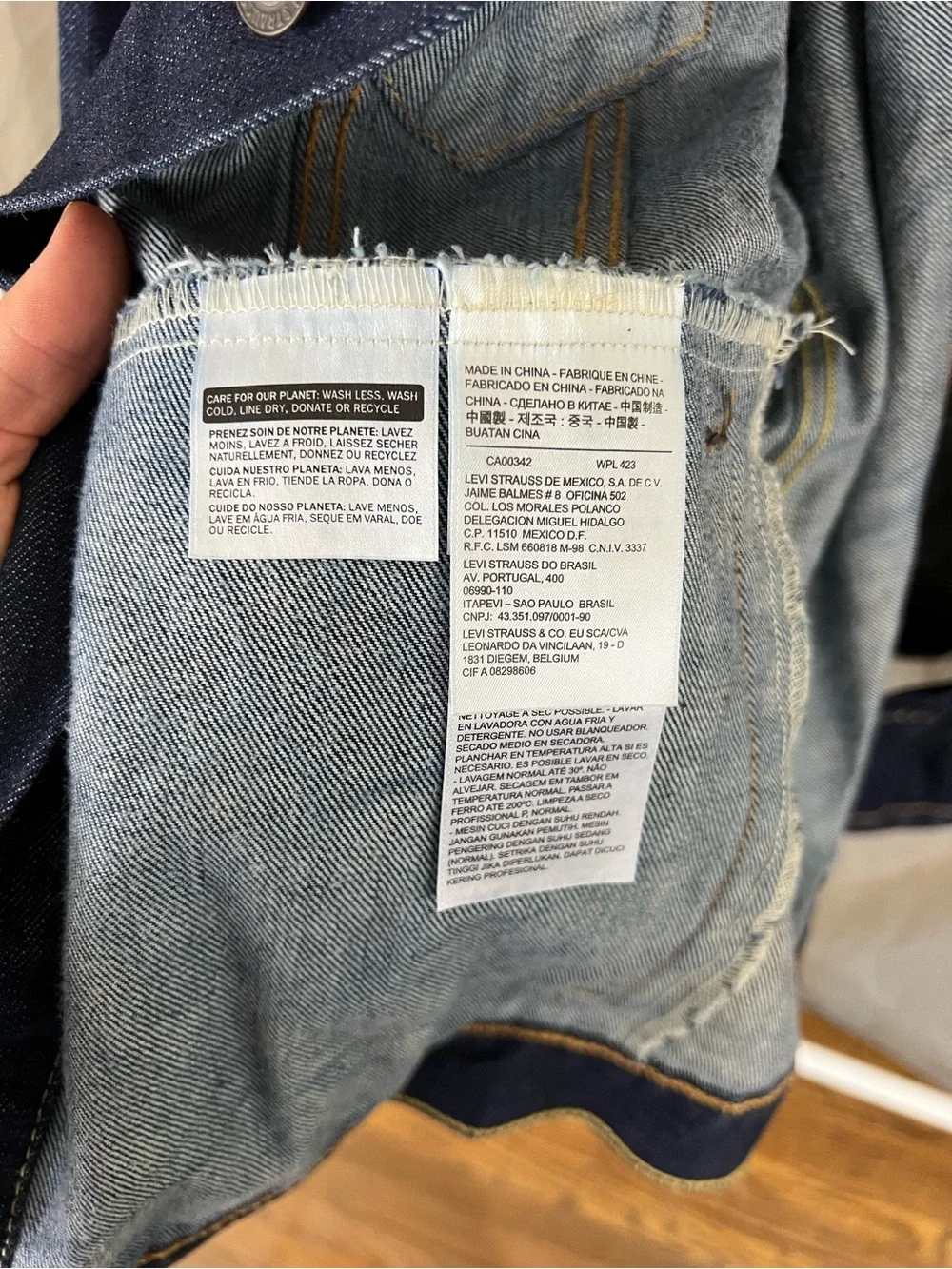 Levi's Indigo Blue Denim Trucker Jacket - Picture 5 of 5